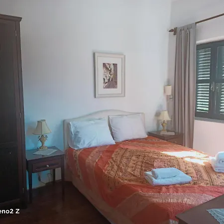 Hadrianus Pansion Hotell 3*